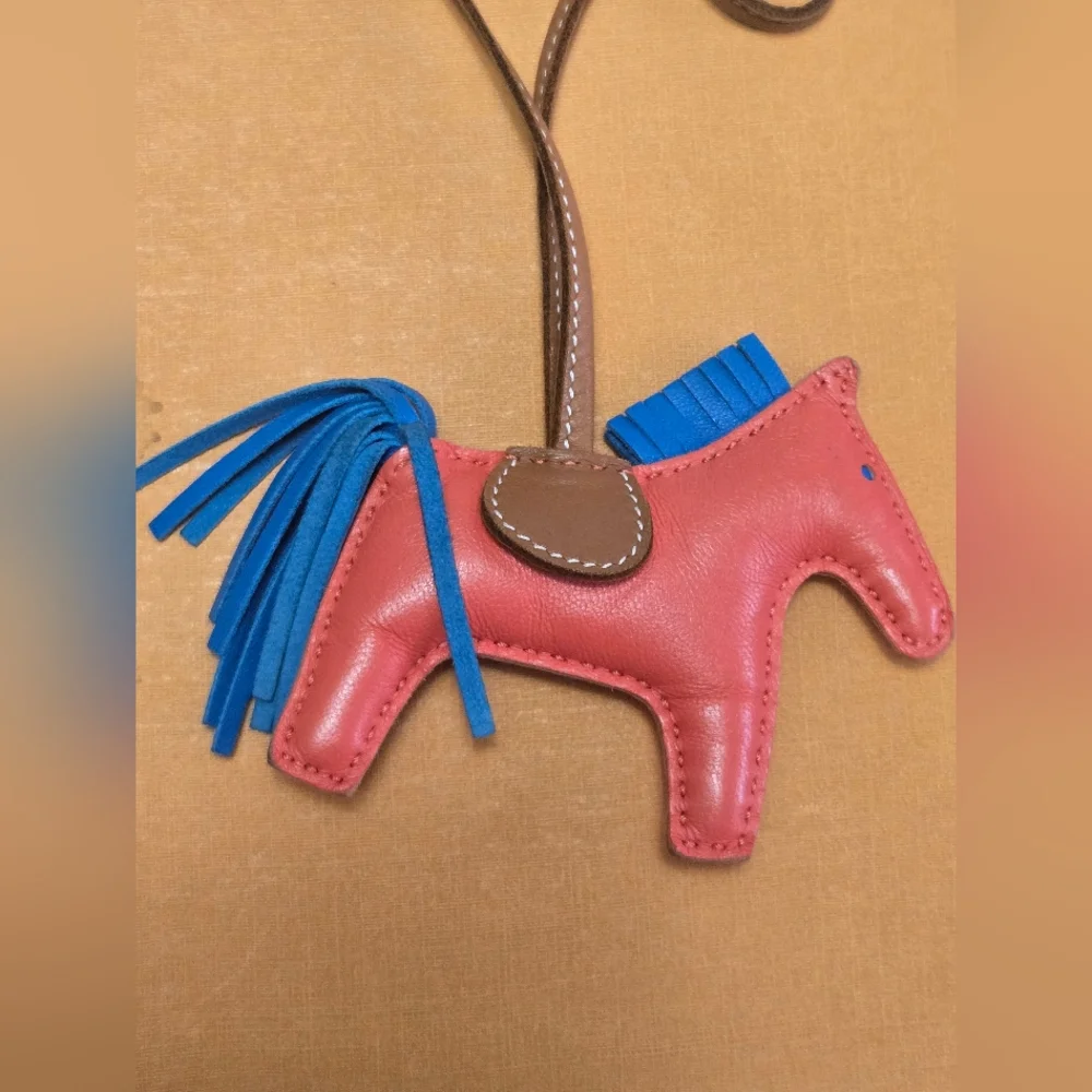 Hermès Red Horse-Shaped Bag Charm - Picture 9 of 11